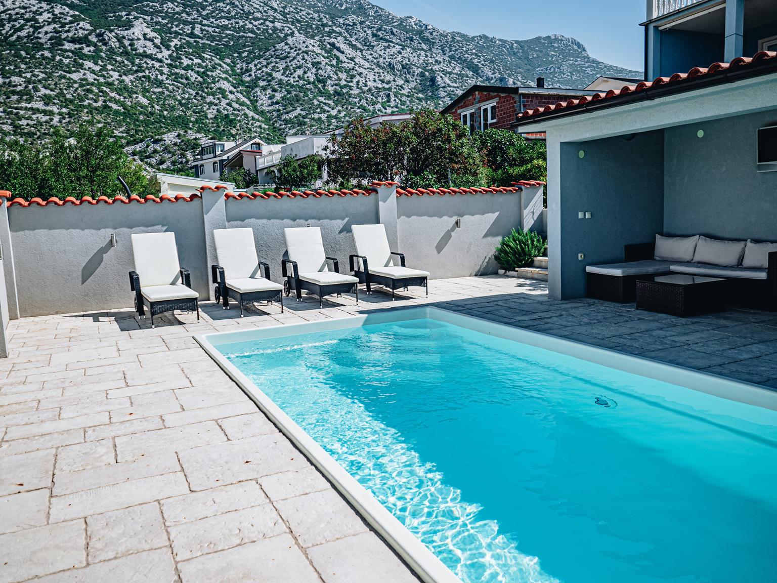 Glassfiberbasseng Saba 600 6,00m x 3,00m x 1,45m